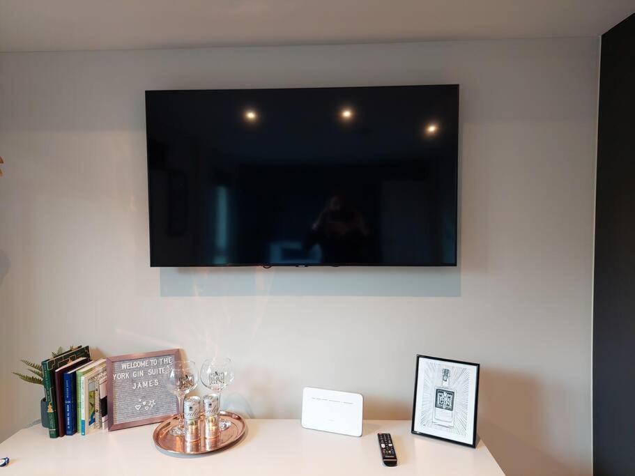 The Gin Suites Luxury Studio Apartamento York